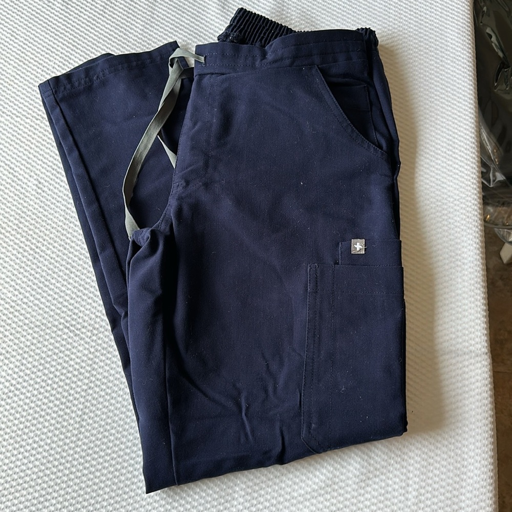 Figs Set S Top Xs/P Bottom - image 4